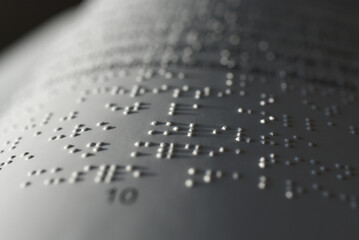 non voyant, page blanche et braille