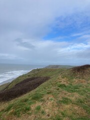Promenade sur la plage et les falaises au d&eacute;part de Equihen-Plage sur la c&ocirc;te d'Opale en France