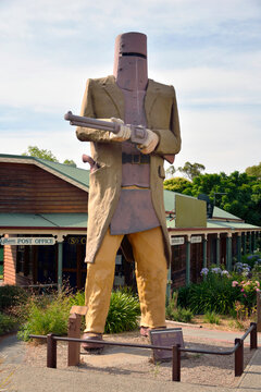 Glenrowan, Victoria, Australia &ndash; December 30, 2015. Giant Ned Kelly statue in Glenrowan, VIC. 