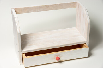 小学生が図工の授業で作成した本立て