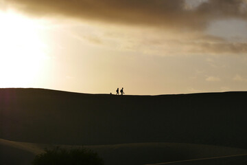 Fototapeta premium A colorful sunset at a Maspalomas dune, Gran Canaria island