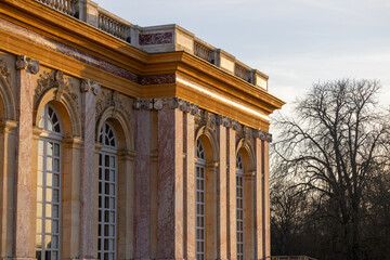 Obraz premium old building in the city of versailles