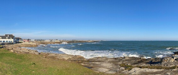la promenade au long de la côte à Lesconil en Bretagne Cornouaille Finistère France	