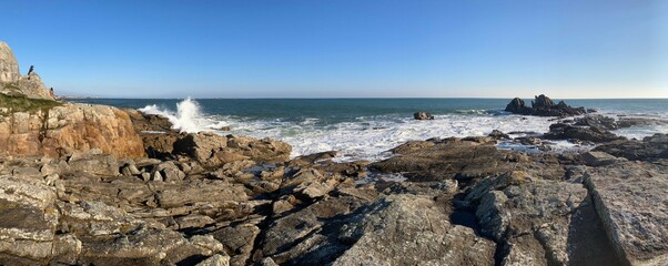 la promenade au long de la côte à Lesconil en Bretagne Cornouaille Finistère France	