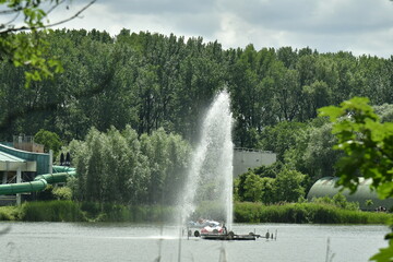 Fontaine du lac au domaine provincial De Gravers &agrave; Schendelbeke 
