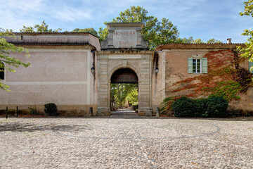 Village de Villeneuvette et son ancienne manufacture royale dans le d&eacute;partement de l'H&eacute;rault en r&eacute;gion Occitanie