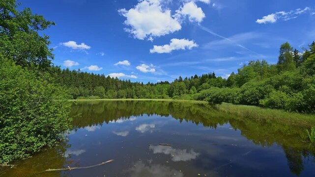 M&uuml;lbenersee, See, Wald, Wolken Himmel, Sommer, M&uuml;lben, Waldbrunn, Neckar Odenwald Kreis, Baden-W&uuml;rttemberg