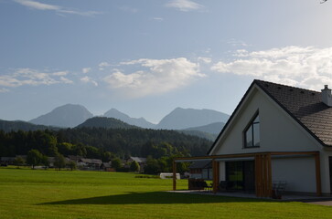 Obraz premium house in the mountains