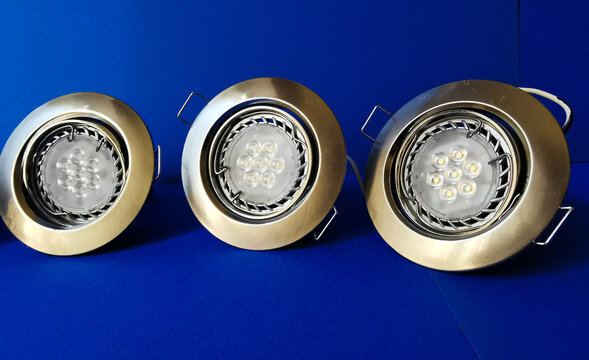 Faretti led portafaretti in metallo argentato con lampadine led 