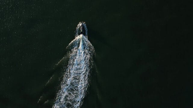 Jetsky no mar Florian&oacute;polis