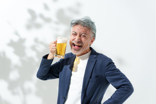 男性　ビール