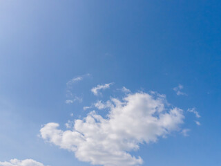 春の山から 青空と雲72