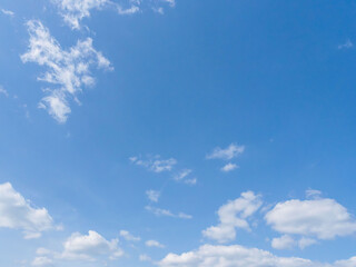 春の山から 青空と雲50