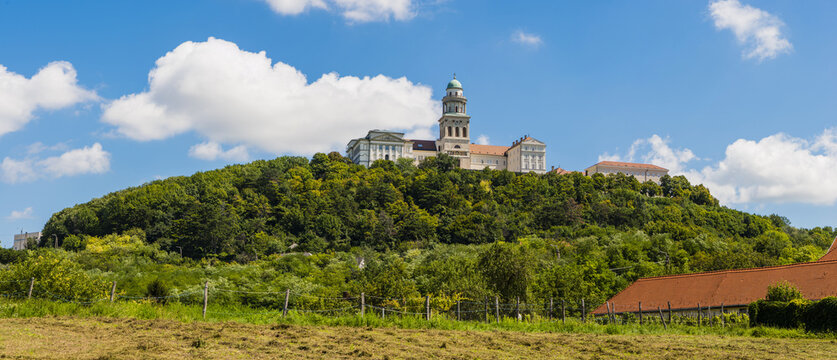 Pannonhalma, Benediktinerkloster Erzabtei Martinsberg, Ungarn, W