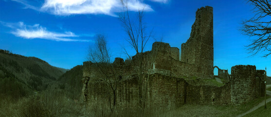 château de Lutzelbourg du douzième siècle