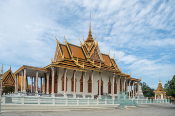 Phnom Penh, Royal Palace building that features a gold roof on top