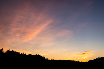 Fototapeta premium 長野県下諏訪町 八島ヶ原湿原の朝焼け
