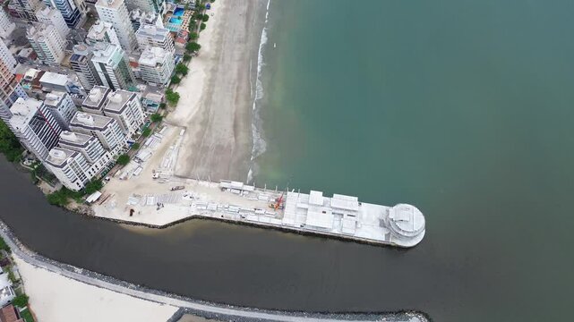 Novo P&iacute;er de Itapema, Meia Praia