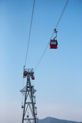 높은 케이블카와 산