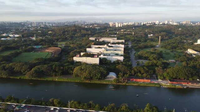 Broad view of USP, S&atilde;o Paulo's mega university