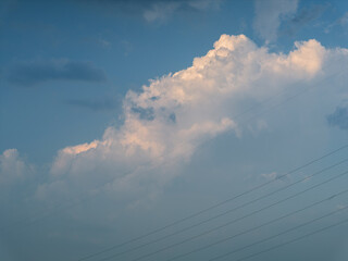 This is the blue sky and white clouds captured by the photographer using the Hasselblad camera 907 100C on May 15, 2024 at 18:45:57.
