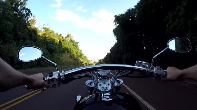 guid&atilde;o de moto passeio na estrada 