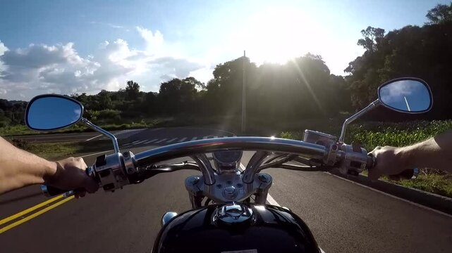 guid&atilde;o de moto passeio na estrada 