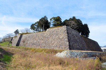 篠山城跡 天守台石垣と内堀