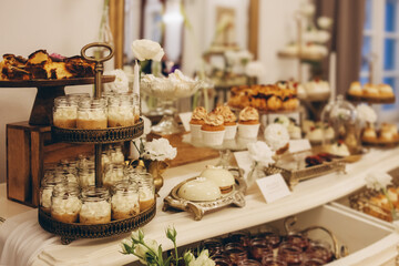 Mini Fruit, Vanilla, and Chocolate Desserts – Sweet Wedding Treats