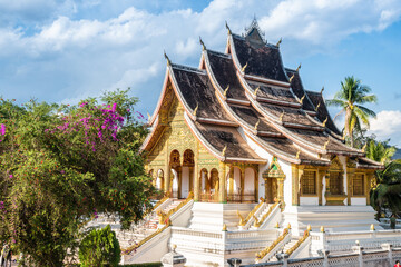 Fototapeta premium A stunning traditional temple with intricate designs, located in the beautiful Laos, Luang Prabang, Laos