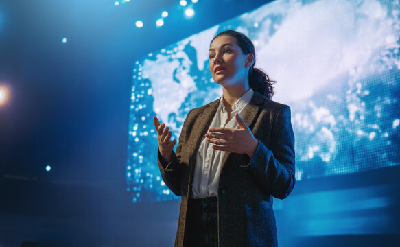 woman is speaking about technologies
