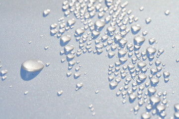 表面を彩る水の舞 - 清潔感と透明感が織りなす美_004