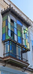 Obraz premium Balkon mit buntem Glas in Andalusien