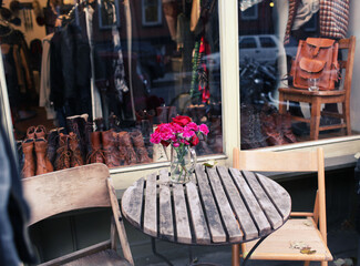 outdoor cafe tables and chairs