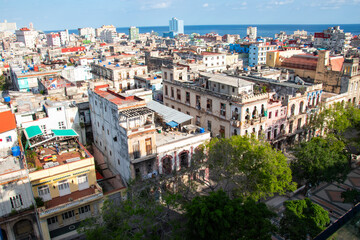 Obraz premium A cityscape of the city of Havana, Cuba as seen from the Iberostar Hotel in Parque Central.