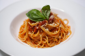 spaghetti with tomato sauce