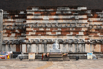 ancient rock carving stone art anuradapura