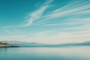 青い海, 砂浜, 海岸, 波打ち際, 白い砂, 夏, 海辺, ビーチ, 夕陽, サンセット, 青空, 水面, 透明な水, 海の風景, 海の波, 自然, リゾート, 海の音, 潮風, 海外旅行, 日本の海岸, 湘南海岸, 無人ビーチ, 観光地, 旅行写真, 癒しの風景, 休日, マリンブルー, トロピカルビーチ, サーフィンスポット, 貝殻拾い, 海水浴場, 太陽光線, 海の眺め, 静かな海岸線, 
