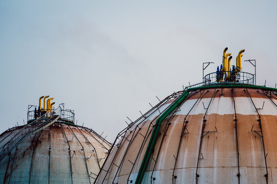 Industrial gas storage tanks with pipelines and safety valves