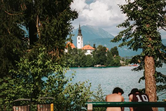see through around lake bled