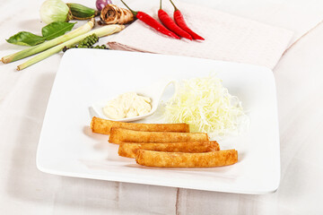 Fried spring roll with prawn