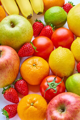 盛りだくさんの果物と野菜