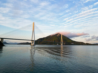 Obraz premium Puente en Shimanami Kaido, Japón