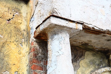 A detailed shot of a pillar on a building, great for architectural or urban design concepts.
