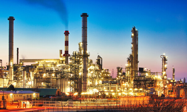 Industrial view, oil refining equipment, oil and gas refineries, oil and gas refineries, tubing plants and tank fields.