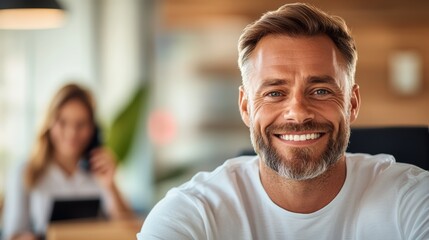 Obraz premium Happy senior couple enjoying a meal at a restaurant in the city with a businessman and a young man looking content