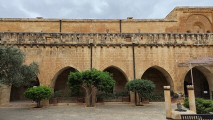Obraz premium Deyrulzafaran Monastery, also known as the Saffron Monastery, is a historic Syriac Orthodox monastery located near Mardin, Türkiye