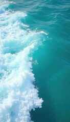 Obraz premium Ocean waves with foamy turquoise water texture, sea, texture