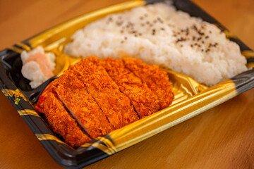 とんかつ弁当