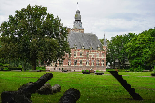 Castle Wijchen (Kasteel Wijchen) in Netherlands	
